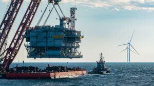 Read more about the article Energia z Bałtyku już prawie w gniazdkach? Gigantyczne stacje zasilające zamontowane!